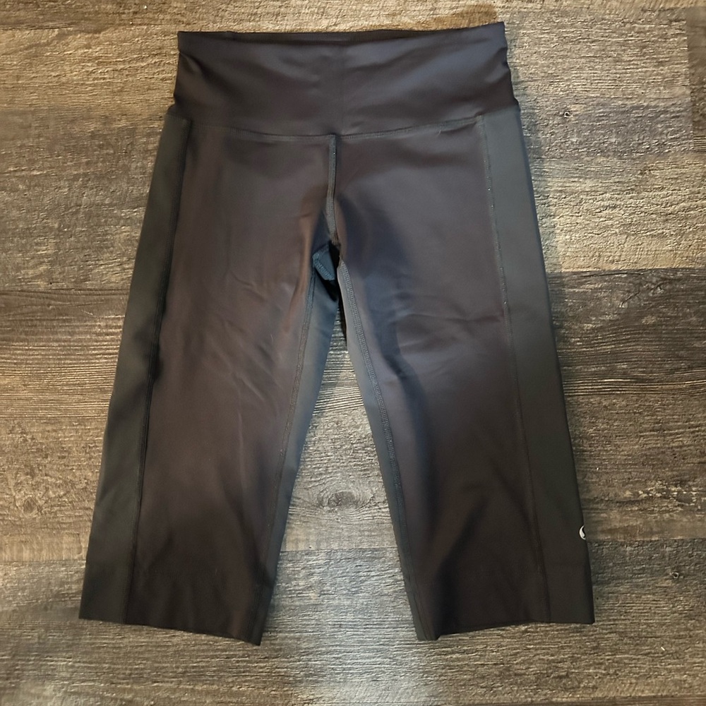 Lululemon Charcoal Gray Cropped Leggings